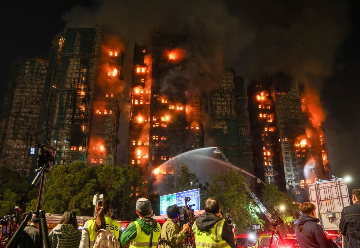Illustrative photo for: Hong Kong Tower Fire Causes Dozens of Deaths and Hundreds