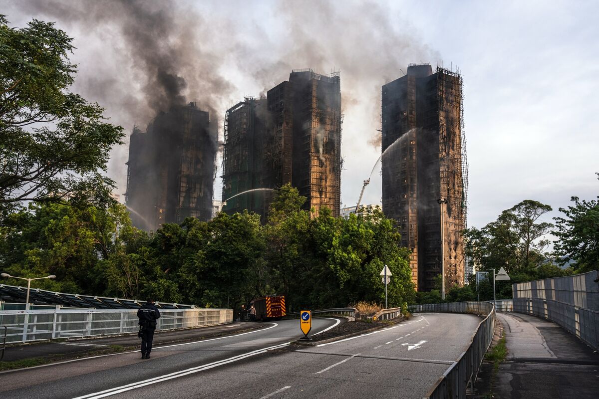 Illustrative photo for: Hong Kong Housing Fire Kills 44, Leaves 300 Missing;