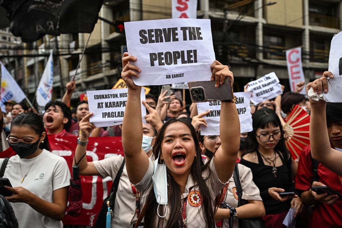 Illustrative photo for: Philippines corruption crisis: $17B scandal costs two