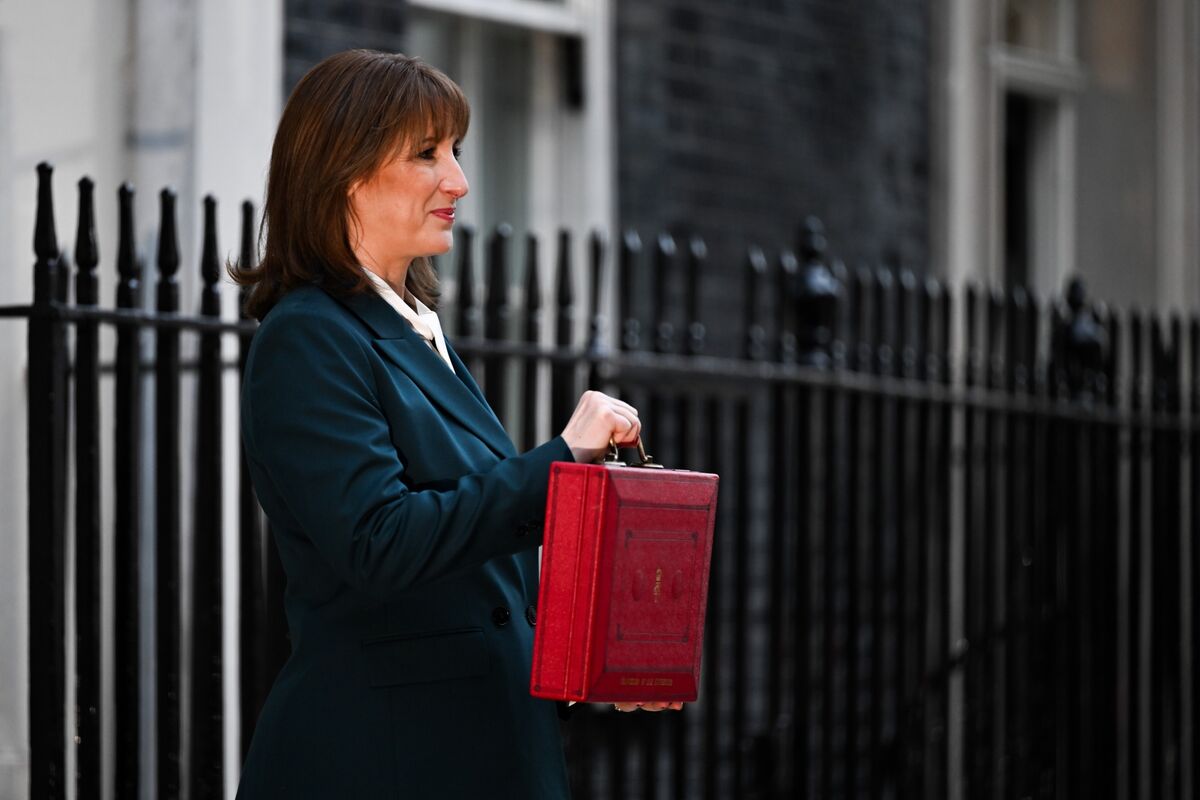 Illustrative photo for: Majority Disapprove of Rachel Reeves' Budget in First