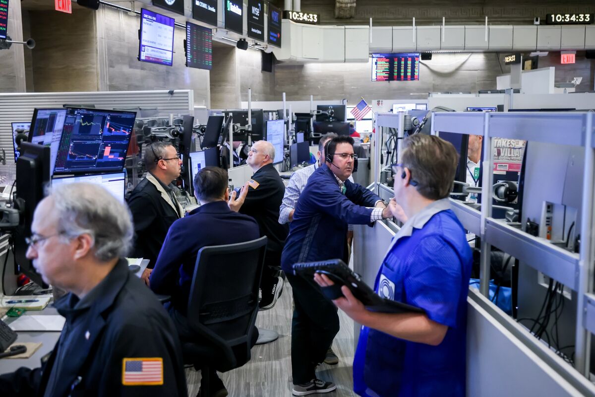 Illustrative photo for: US stocks gain confidence as markets rise for fifth