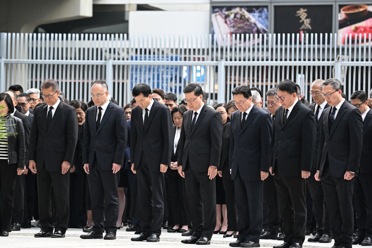 Illustrative photo for: Hong Kong Fire Mourning: City Declares Three Days of