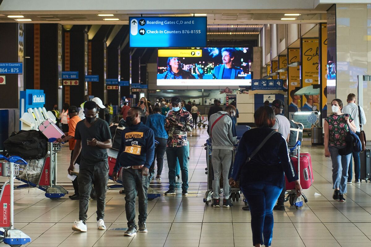 Illustrative photo for: South African police arrests four men en route to Russia