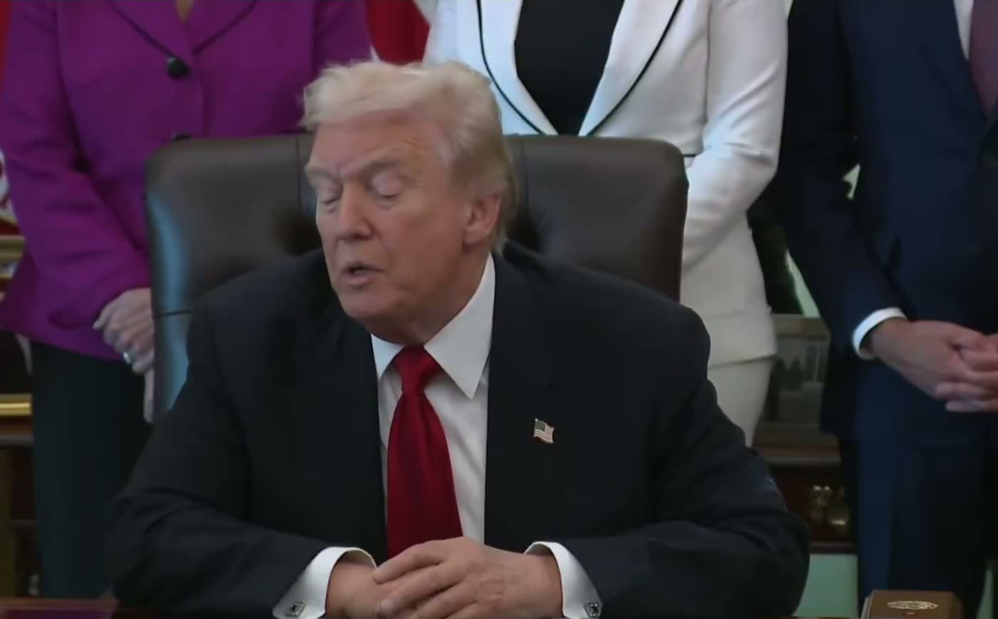 Illustrative photo for: Trump Warns Democrats on Puerto Rico DC Statehood and