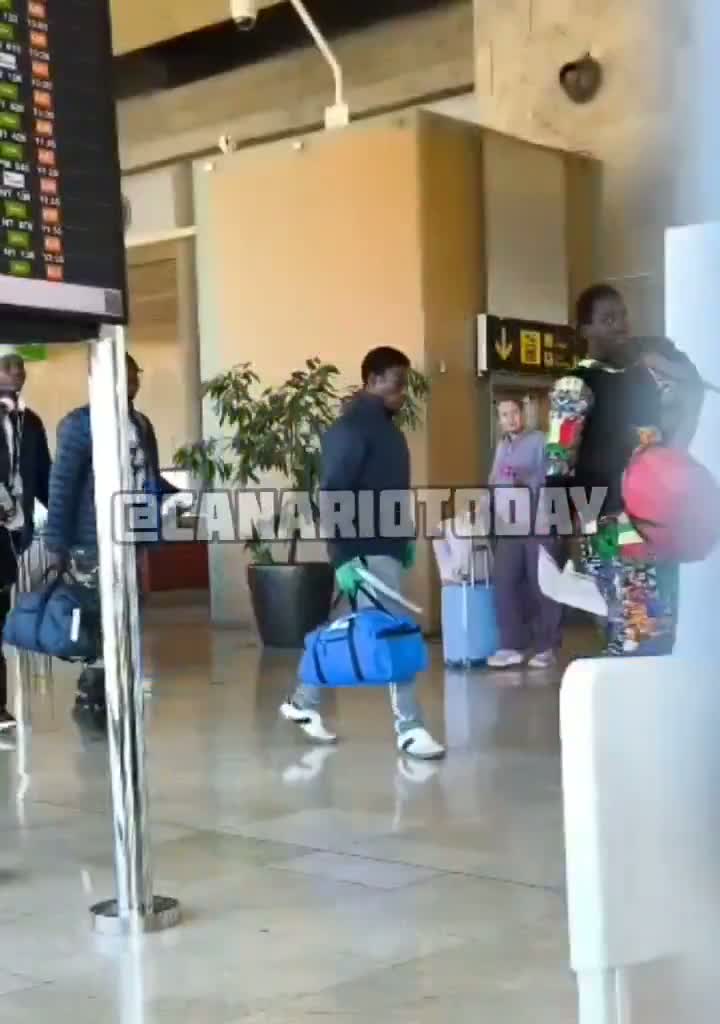 Illustrative photo for: Illegal boat migrants flying to Europe after Canary Islands