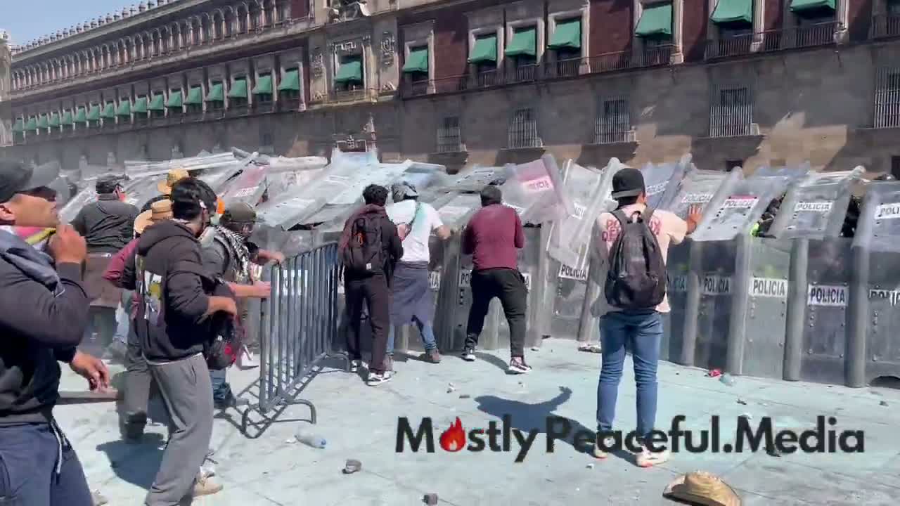 Illustrative photo for: Mexican protest anti-cartel unrest erupts at Claudia