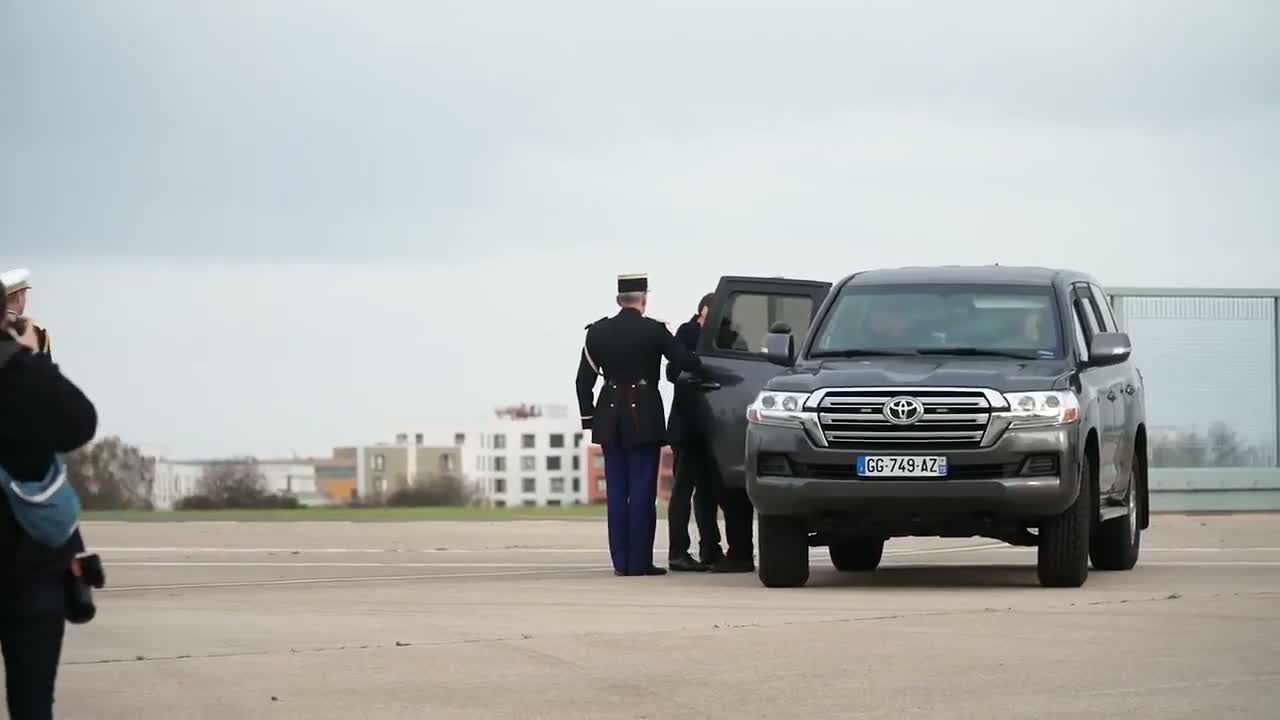 Illustrative photo for: Ukraine France military agreement: Pact for Rafale Jets and