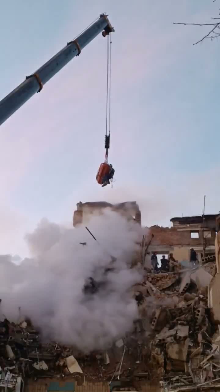Illustrative photo for: Ternopil rubble rescue: 20-year-old man rescued after