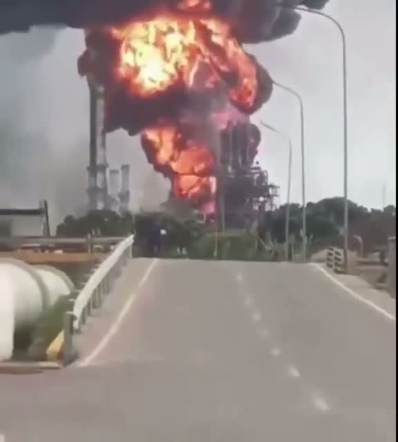 Illustrative photo for: Venezuela Petrochemical Plant Explosion at Petrocedeño