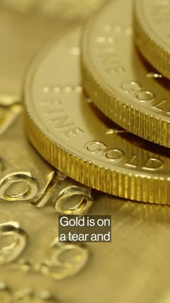 Illustrative photo for: Gold Loan Industry Boosts Muthoot Finance as Customers