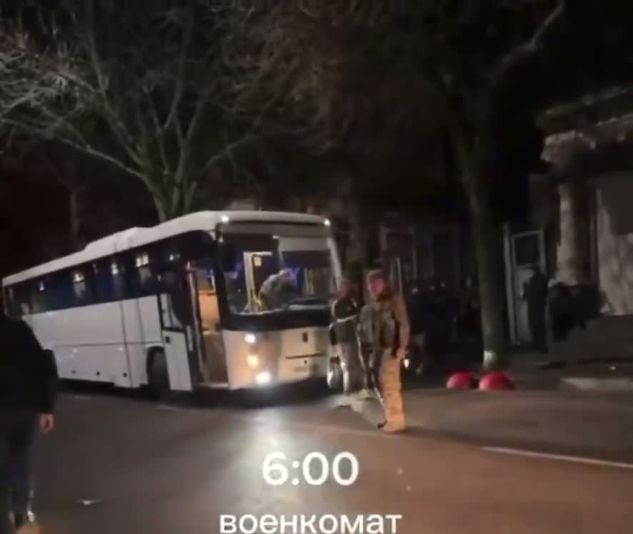Illustrative photo for: Video Shows Ukrainian Men Mobilized into Russian Army from