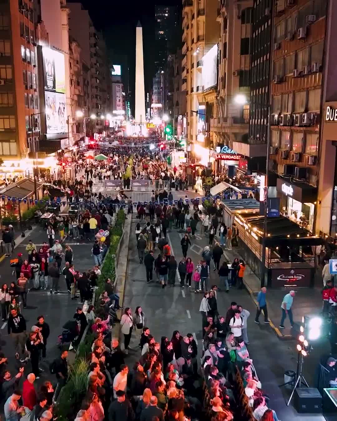 Illustrative photo for: Buenos Aires Bookstores Night Draws 200,000 Participants