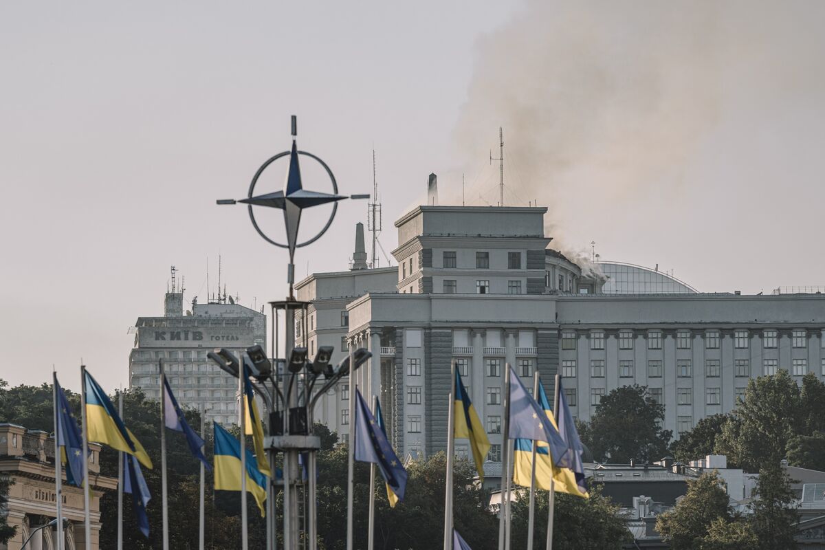 Illustrative photo for: Ukraine debt exchange: Ukraine begins debt restructuring