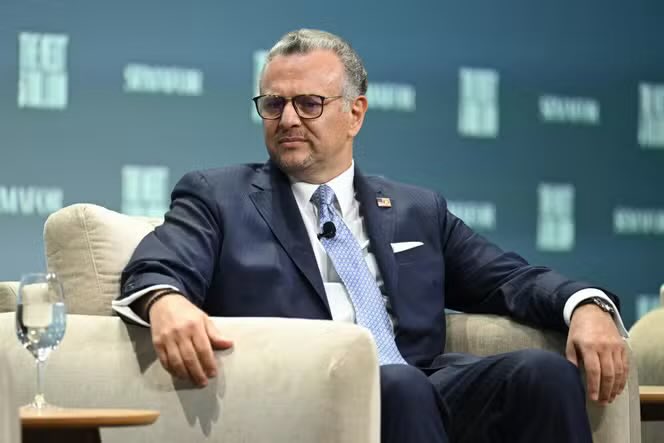 Illustrative photo for: Effective Diplomatic Communication: The Silent Strategist