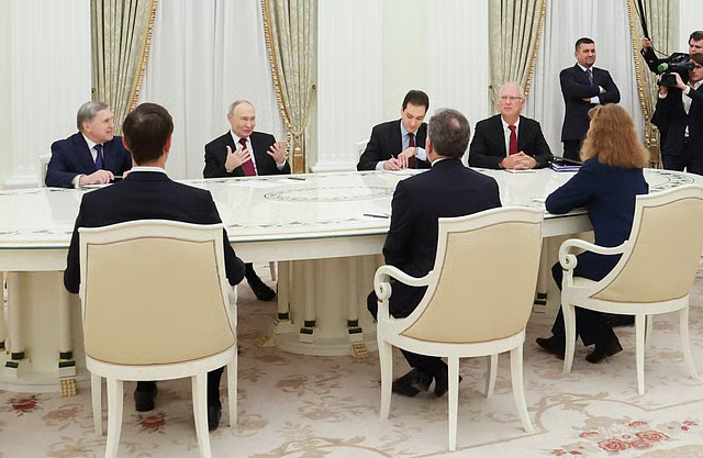 Illustrative photo for: Putin Discusses Kremlin Battle Poltava During Closed Door