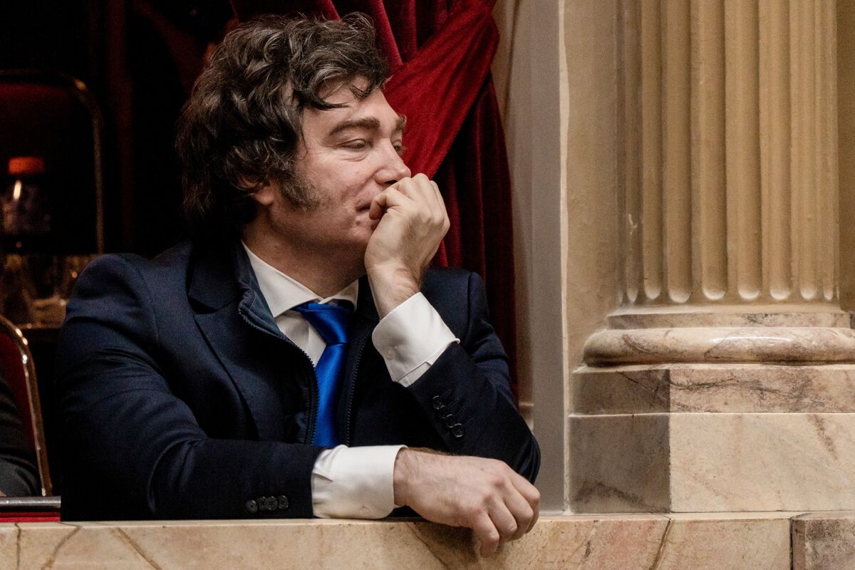 Illustrative photo for: Argentine labor reform tensions escalate between banks and