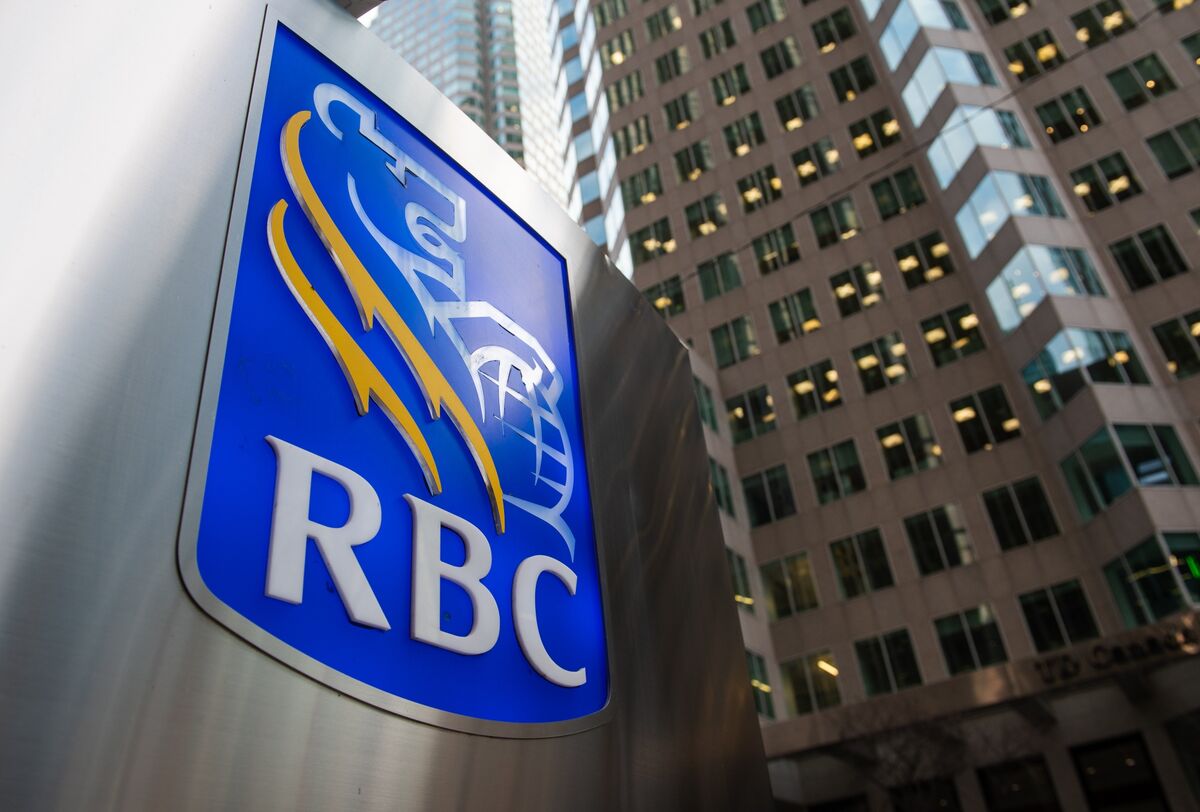 Illustrative photo for: Canada banking record earnings soar as banks boost bonuses
