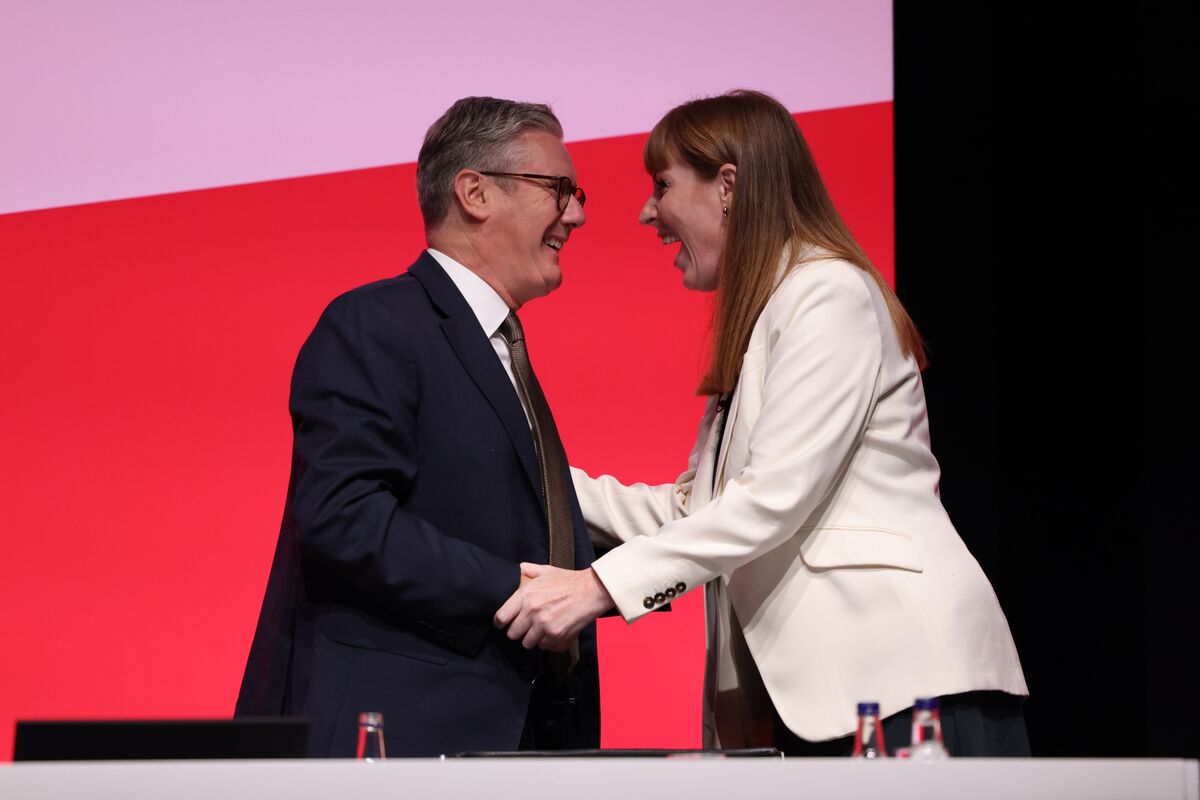 Illustrative photo for: Keir Starmer Angela Rayner to Rejoin UK Cabinet