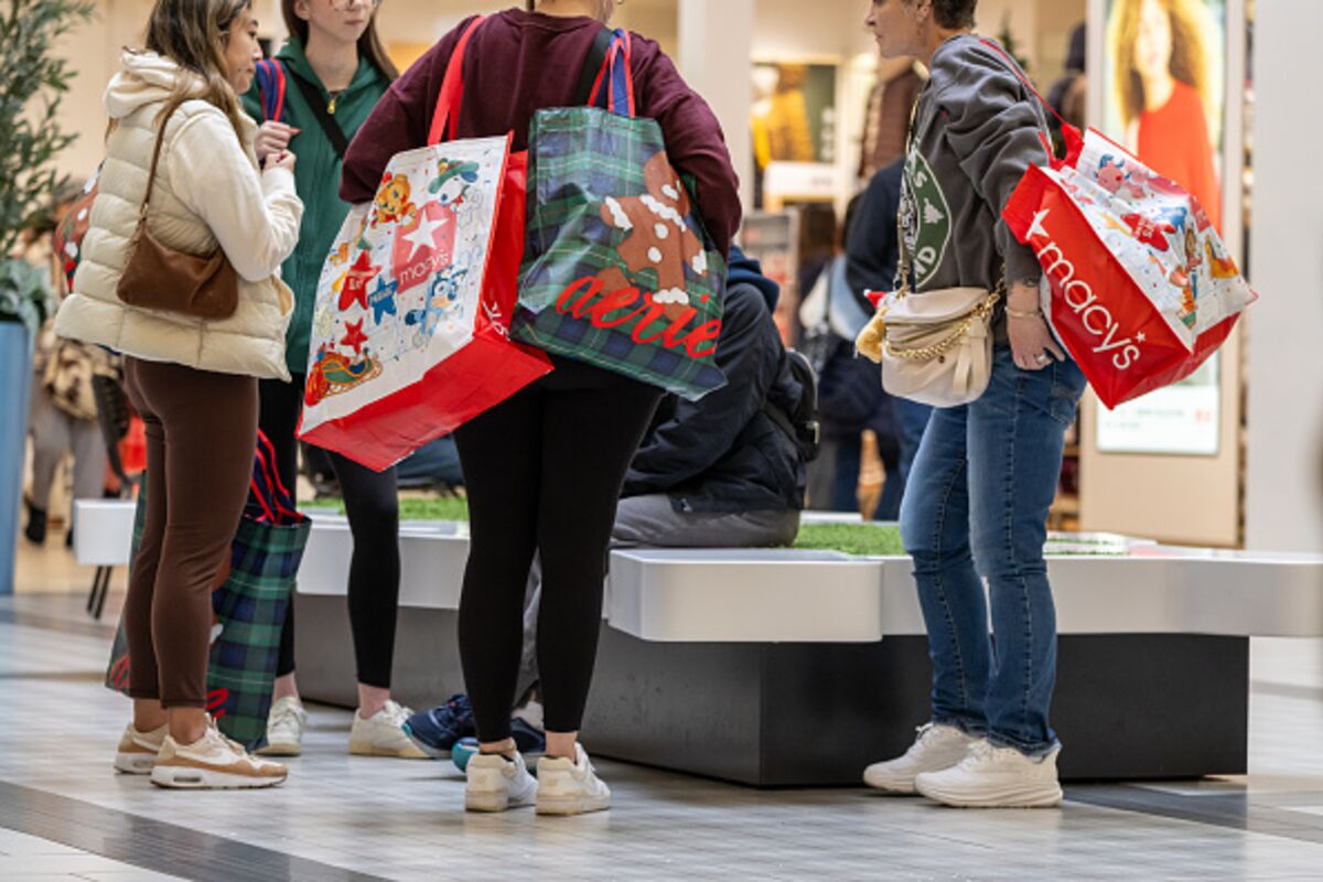 Illustrative photo for: Understanding Mysterious Holiday Purchase Tariffs: Expert