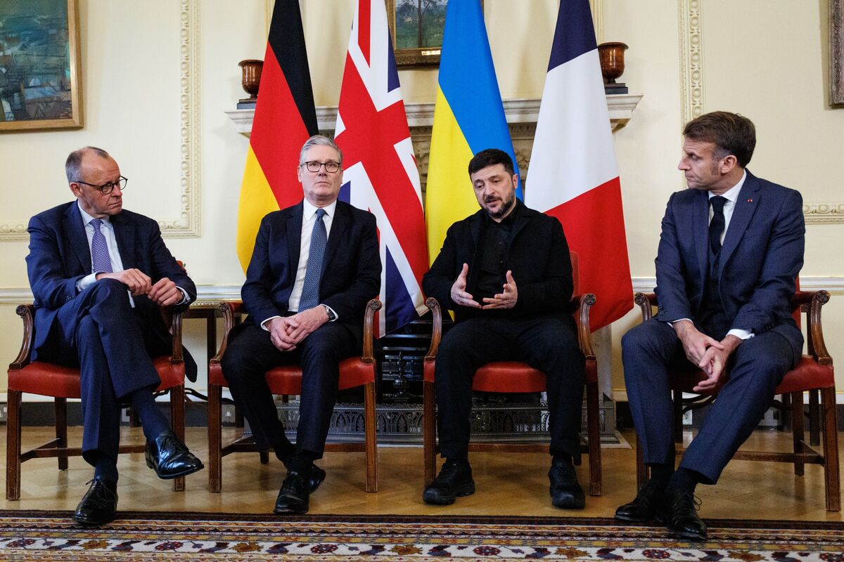 Illustrative photo for: US-Ukraine Peace Plan Faces Challenges Amid Zelensky