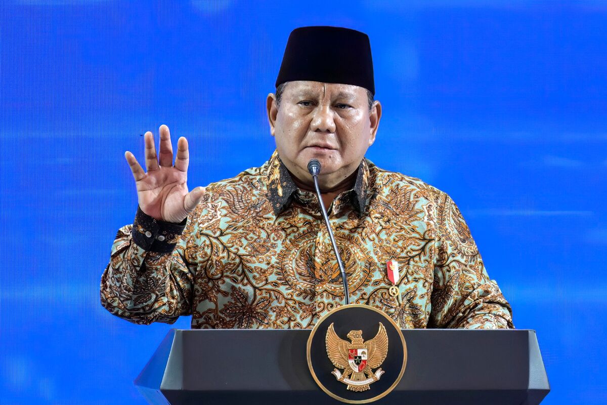 Illustrative photo for: Indonesia illegal mining fines: President Prabowo targets