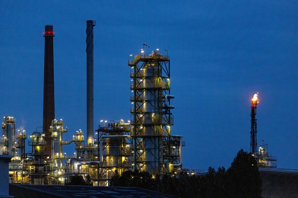 Illustrative photo for: Germany Rosneft sanctions adjustment: New oversight