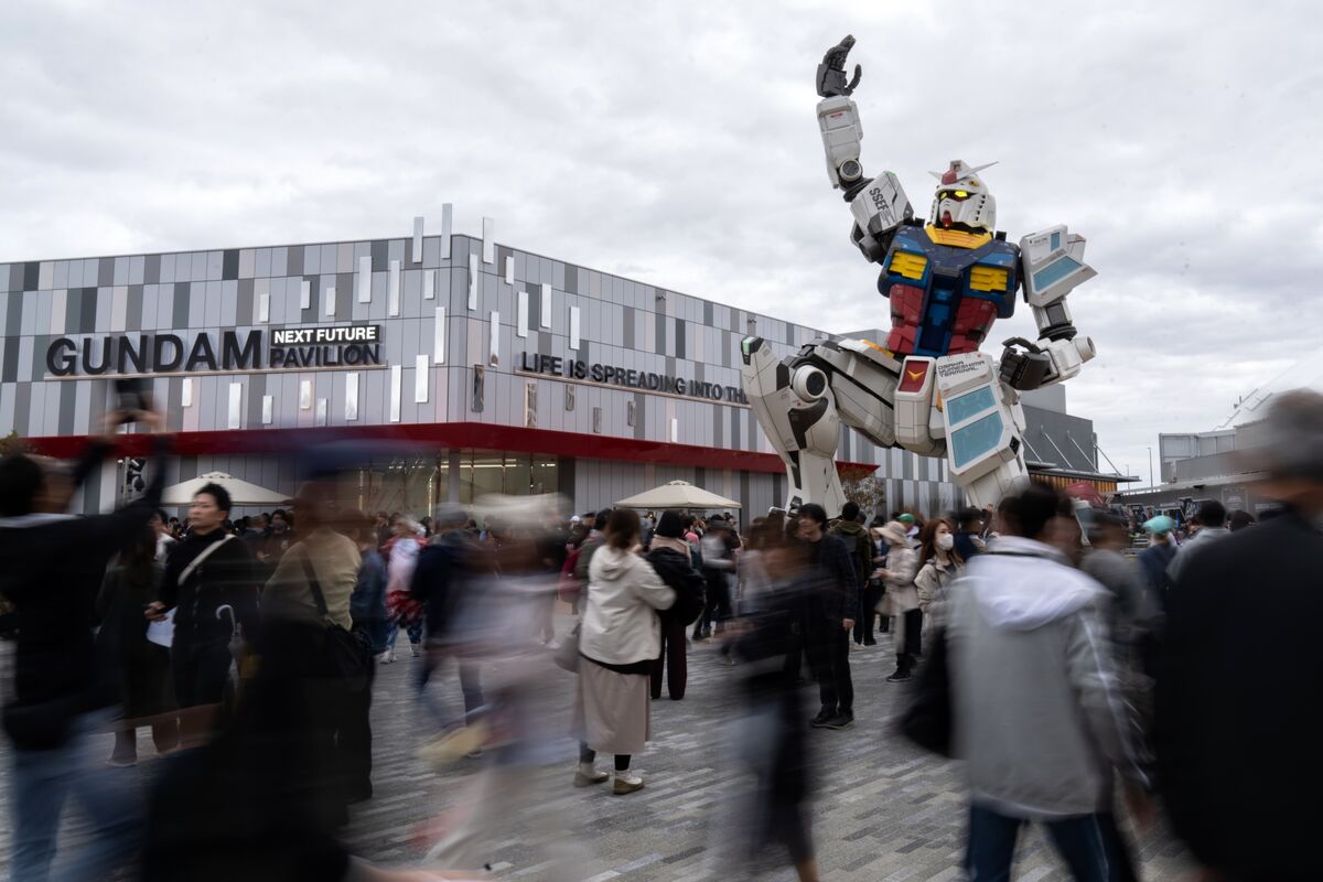 Illustrative photo for: Osaka Chinese tourism tensions Strain Local Economy