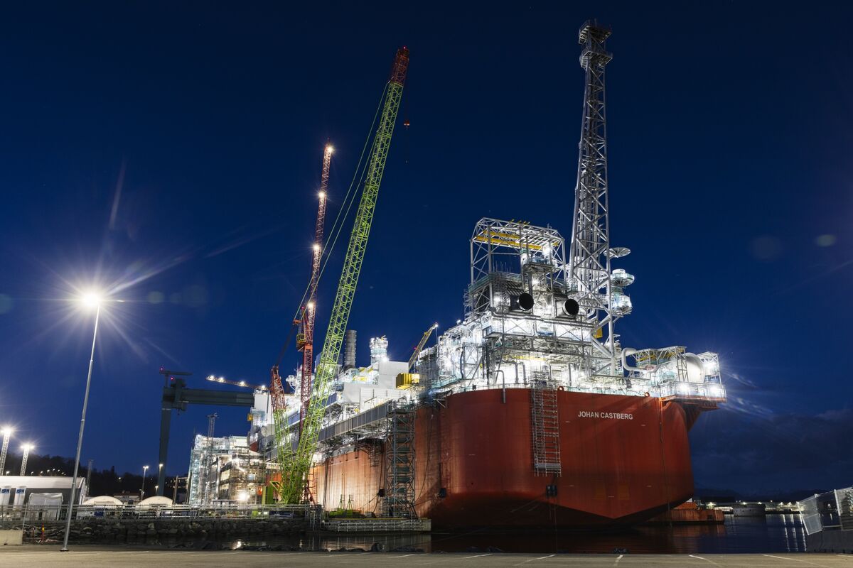 Illustrative photo for: Equinor Plateau Production Extension Targets New Norway Oil