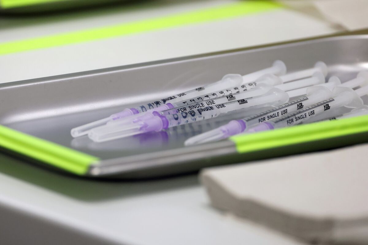 Illustrative photo for: FDA vaccine safety update: Vinay Prasad Leads Covid-19