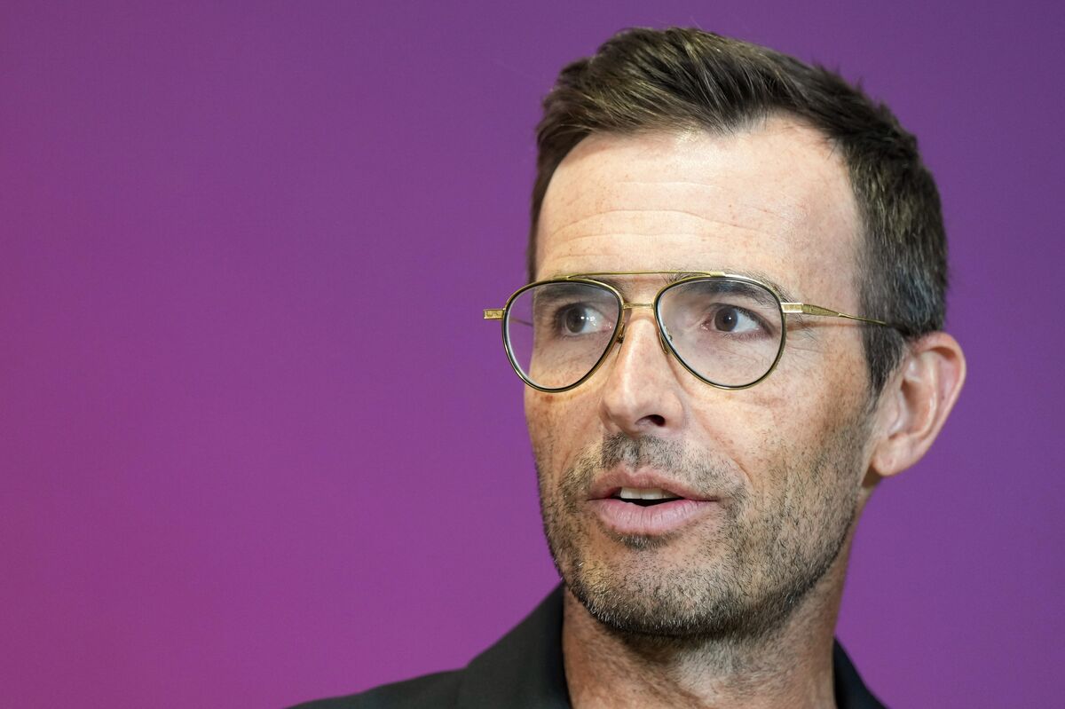 Illustrative photo for: Lululemon CEO Job Loss Follows Attack Ad and Falling Sales