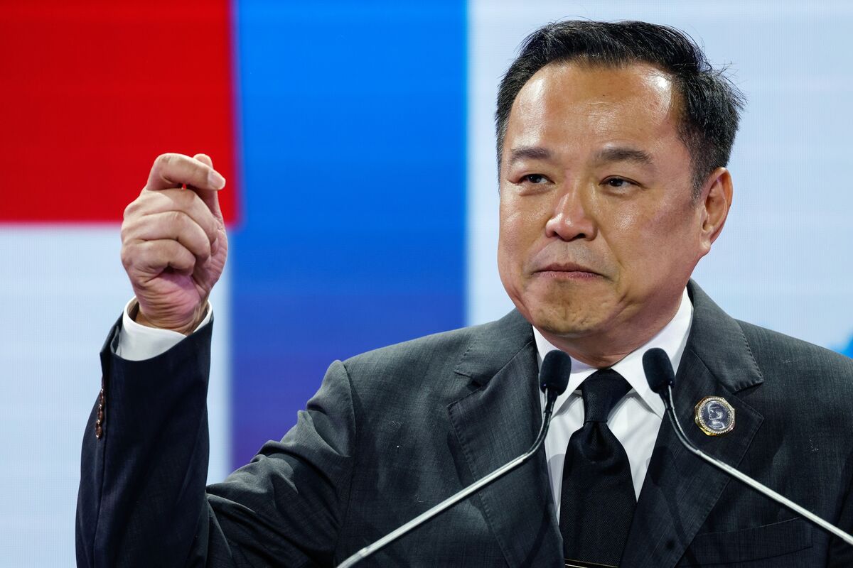 Illustrative photo for: Thai Prime Minister Popularity Declines as Opposition Leads