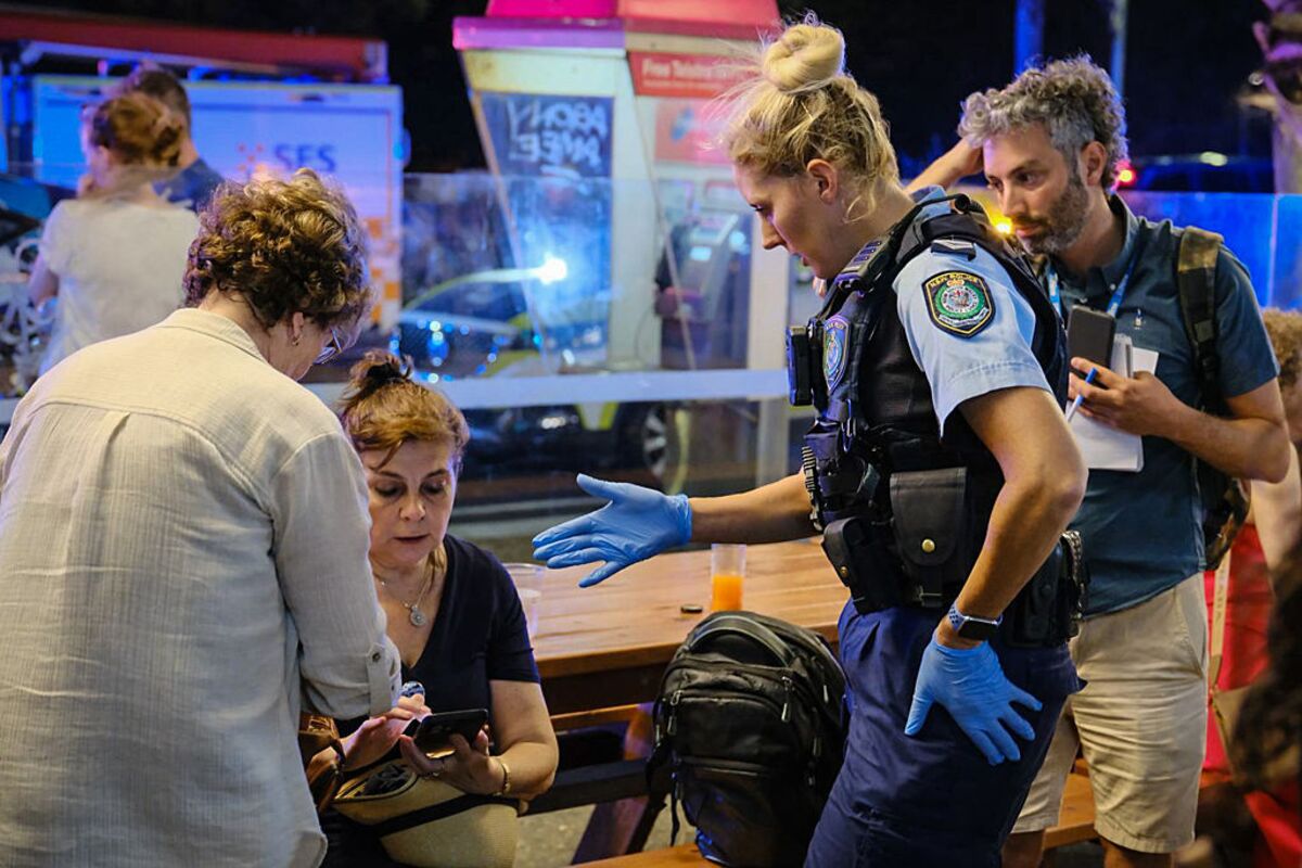 Illustrative photo for: Bondi Beach shooting leaves twelve dead in tragic incident