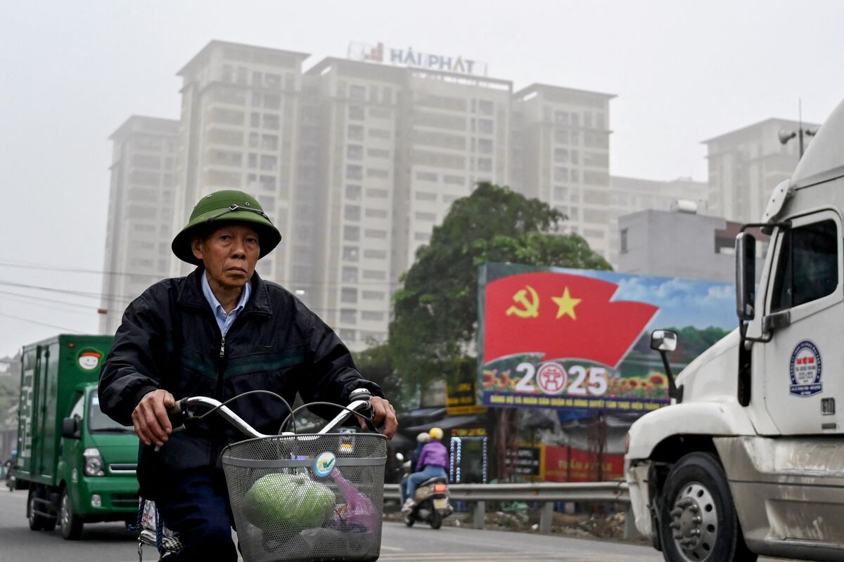 Illustrative photo for: Vietnam economy resilience shines as export powerhouse