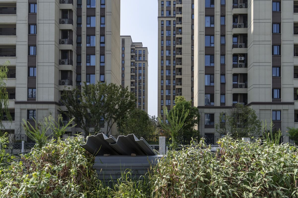Illustrative photo for: Chinas housing market decline persists in November despite