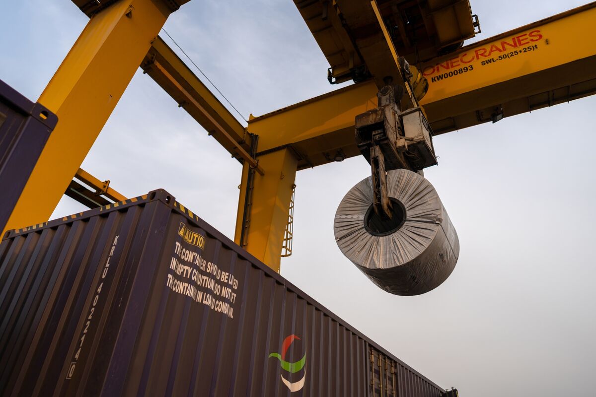 Illustrative photo for: India economic activity December Slows Amid Trump’s