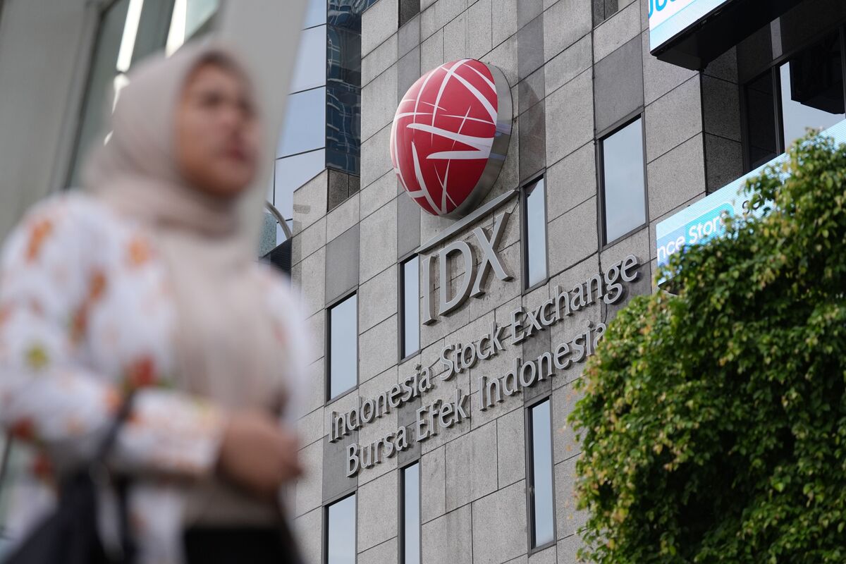 Illustrative photo for: Super Bank Indonesia IPO Surges 24% on Jakarta Debut,