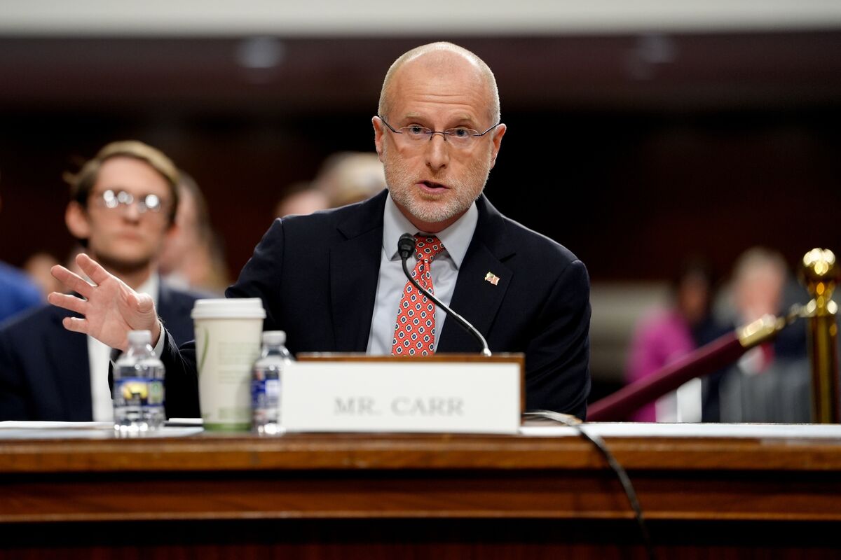 Illustrative photo for: FCC Brendan Carr Defends 2023 Remarks About Jimmy Kimmel —