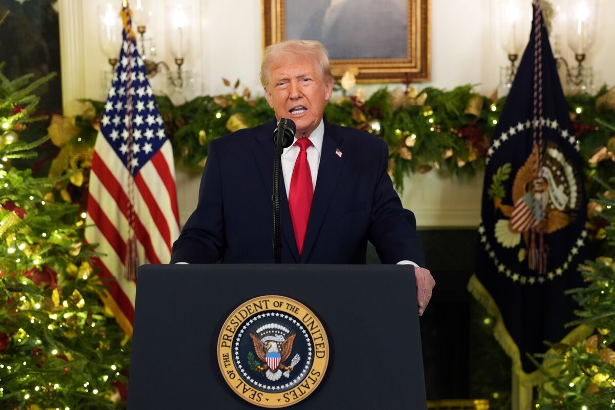 Illustrative photo for: Trump military bonus: President Announces $1,776 Payments