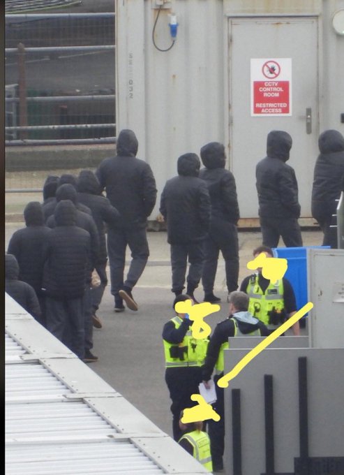 Illustrative photo for: Approximately 400 Illegal Boat Migrants Arrive in the UK