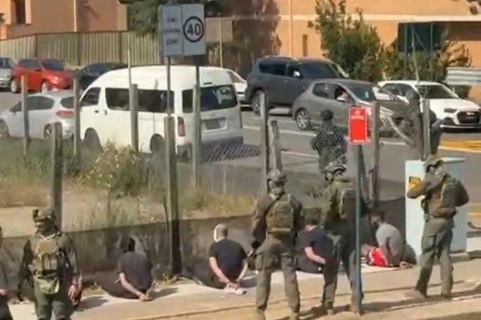 Illustrative photo for: Sydney police detain men over planned Bondi Beach attack