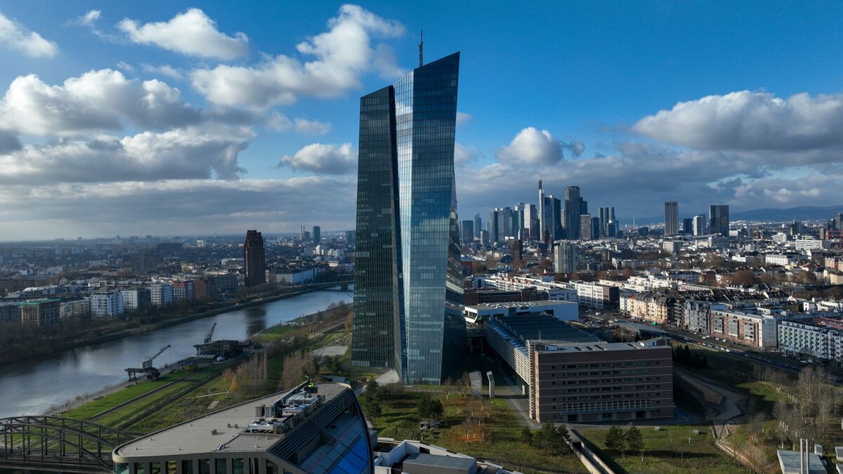 Illustrative photo for: ECB interest rate outlook: Officials hint at end of cuts