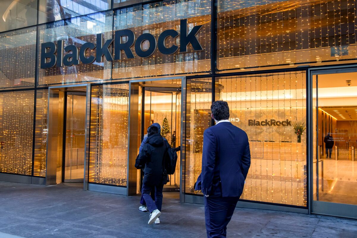 Illustrative photo for: BlackRock Alex Shingler Departure Set for Early 2026 After