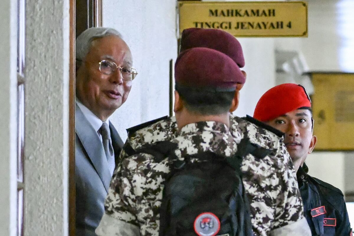 Illustrative photo for: Najib Razak house arrest Pending in 1MDB Scandal Case