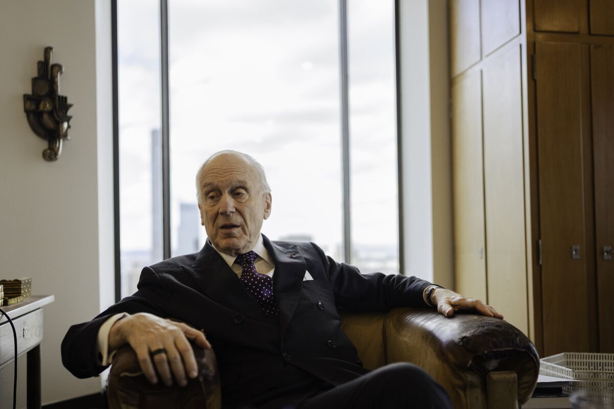 Illustrative photo for: Ronald Lauder problem solving: Billionaire Optimistic About