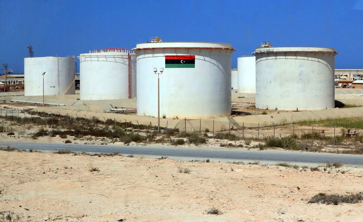 Illustrative photo for: Libya oil investment potential Draws Global Firms Despite