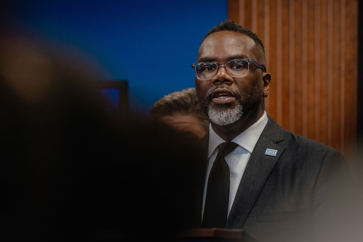 Illustrative photo for: Chicago Mayor Budget Decision: Johnson Allows 2026 City