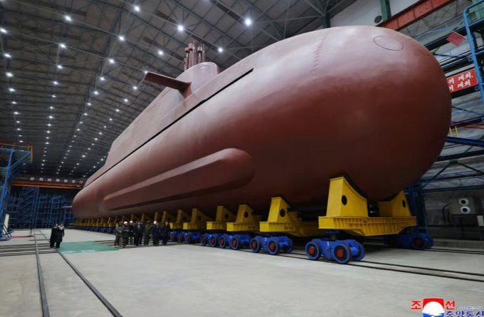 Illustrative photo for: Kim Jong-un Inspects Near-Complete North Korea Missile