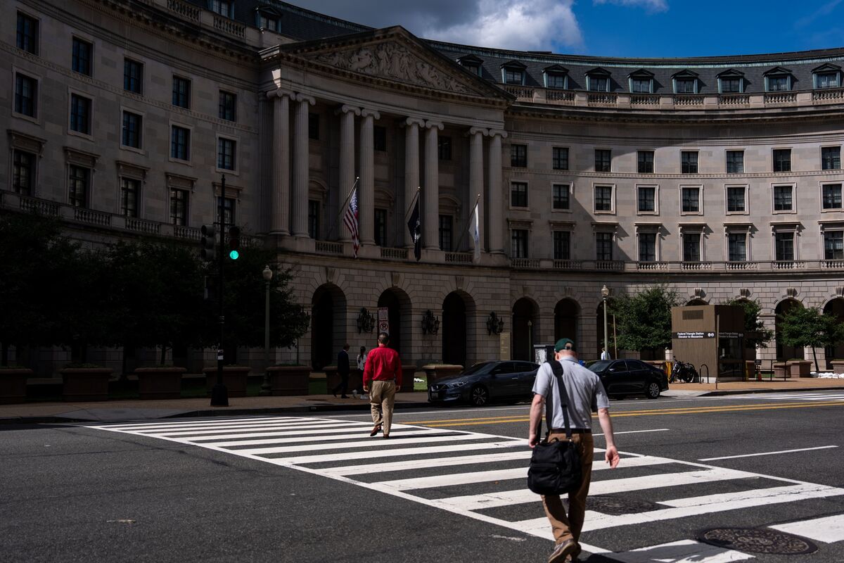 Illustrative photo for: Federal Workforce Reform: New Initiatives Drive Change