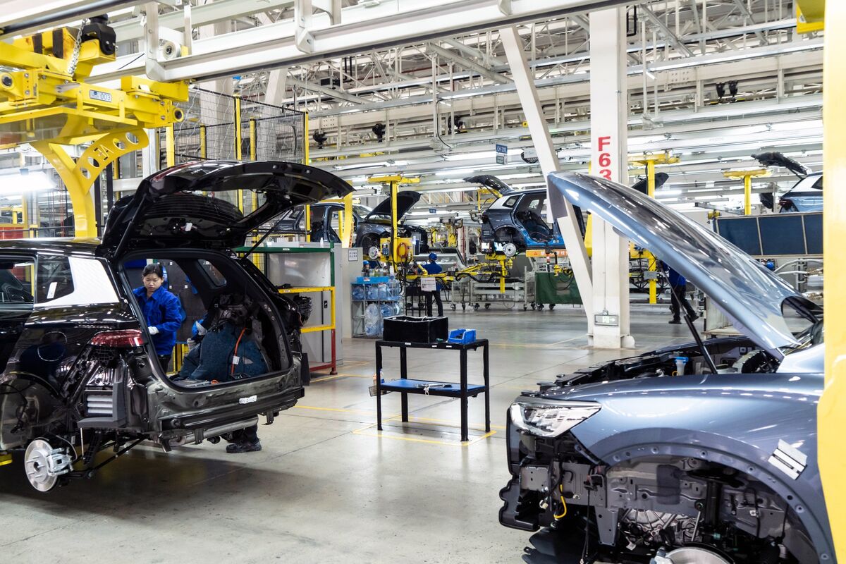 Illustrative photo for: China industrial profits decline for second month amid weak