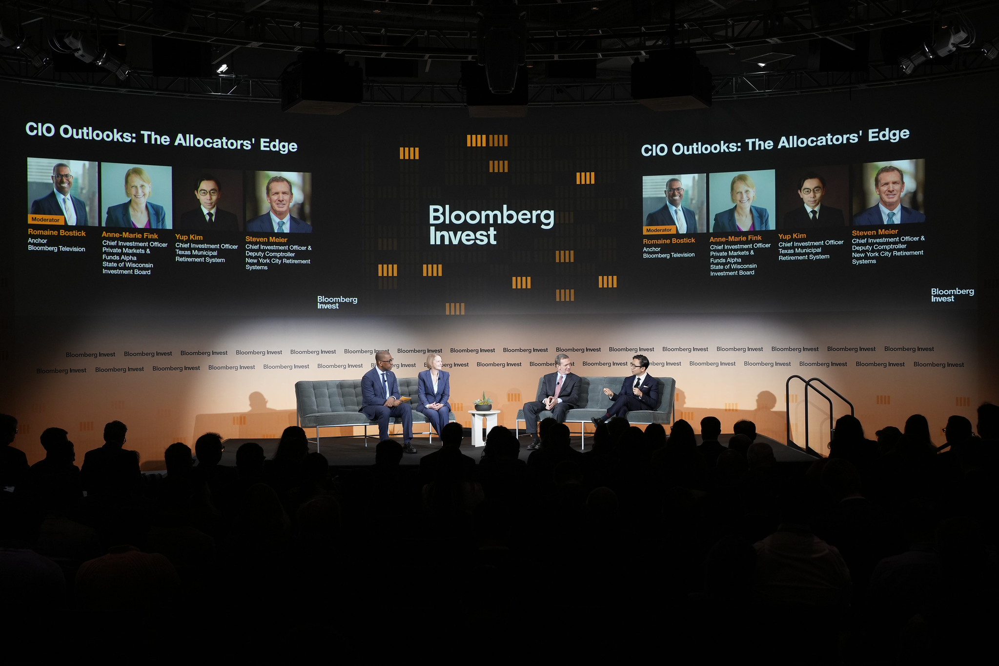 Illustrative photo for: Bloomberg Invest 2024: AI Investment Conference Draws
